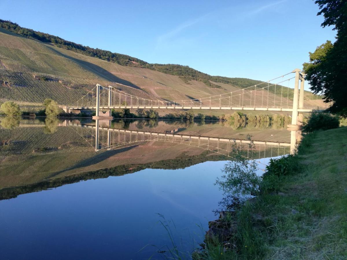 Sonnenufer Apartment & Moselwein I Bernkastel-Kues Bagian luar foto
